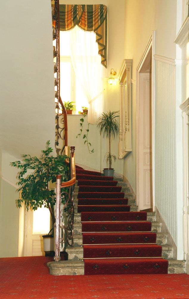 Hotel Heluan KLV Exterior foto