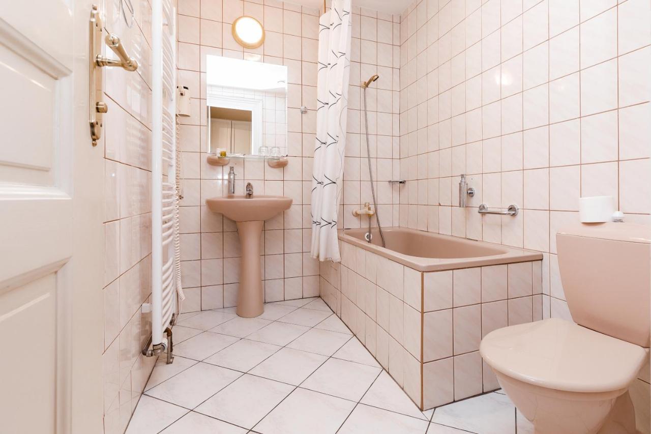 Hotel Heluan KLV Quarto foto